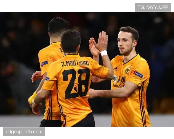 狼队防线坚如磐石，持续高光表现引关注