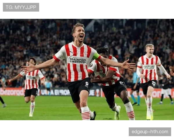 阿姆斯特丹：荷甲新赛季群雄逐鹿，竞争格局全面升级