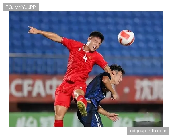 球队逆转取胜彰显团队精神，球迷热议精彩表现