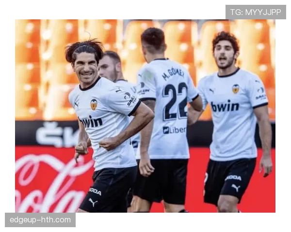 瓦伦西亚:财政危机长期影响逐步显现,球队稳定性面临考验 瓦伦西亚:财政危机长期影响逐步显现,球队稳定性面临考验