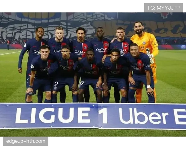 登贝莱vs阿什拉夫:边路速度对抗与战术博弈解析 登贝莱vs阿什拉夫:边路速度对抗与战术博弈解析